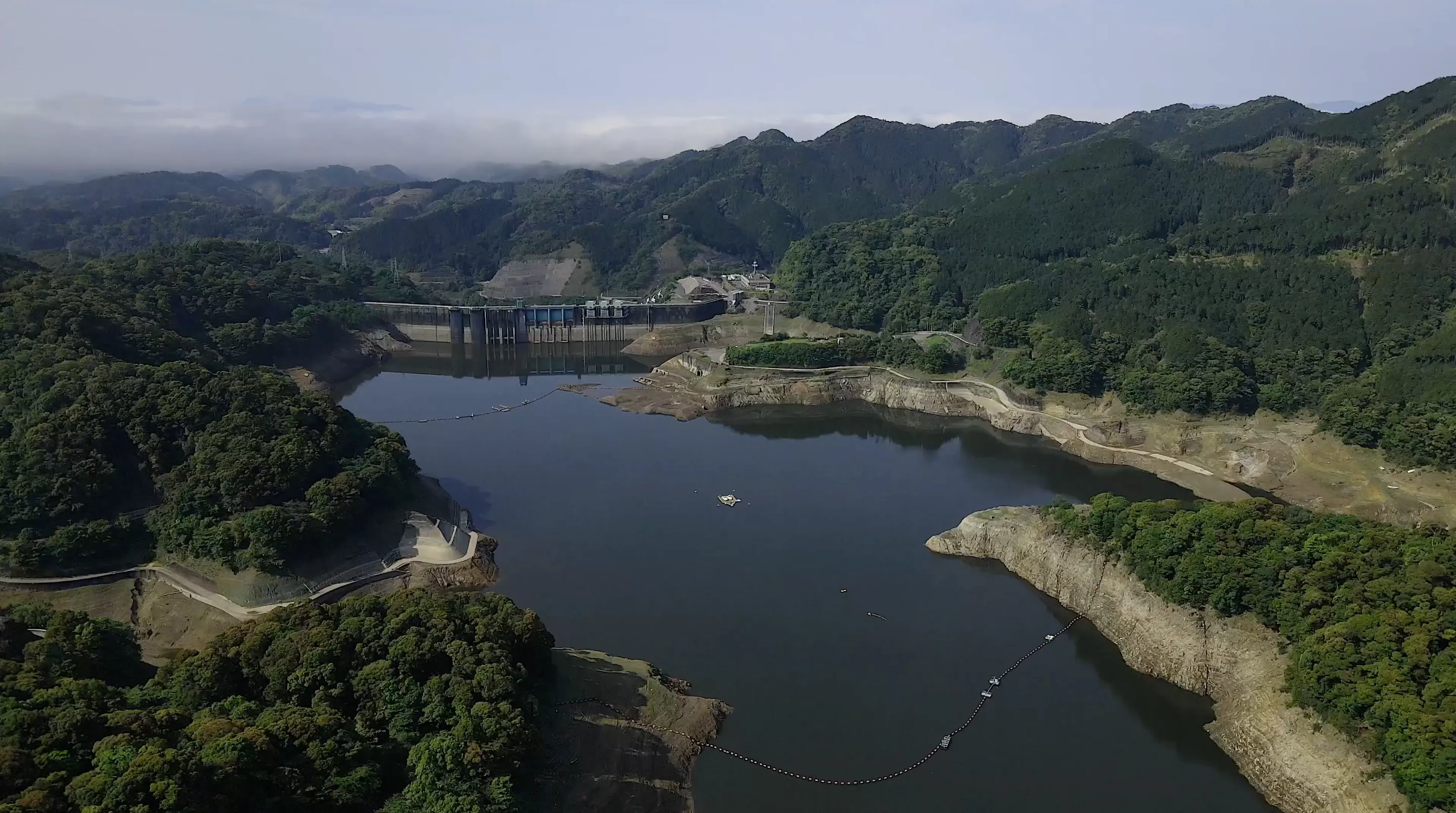 100 Danau Bendungan Terpilih